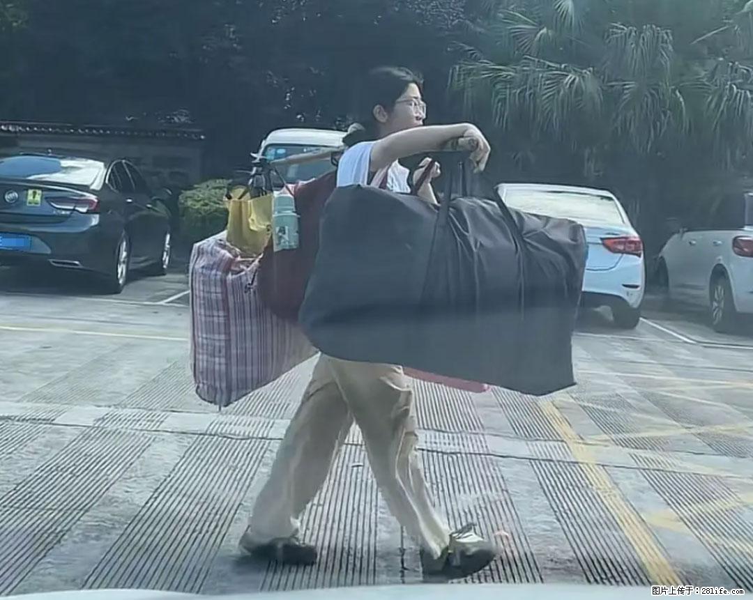 全网追的“扁担女孩”,找了一份暑假工,时薪12元 - 梧州生活资讯 - 梧州28生活网 wuzhou.28life.com