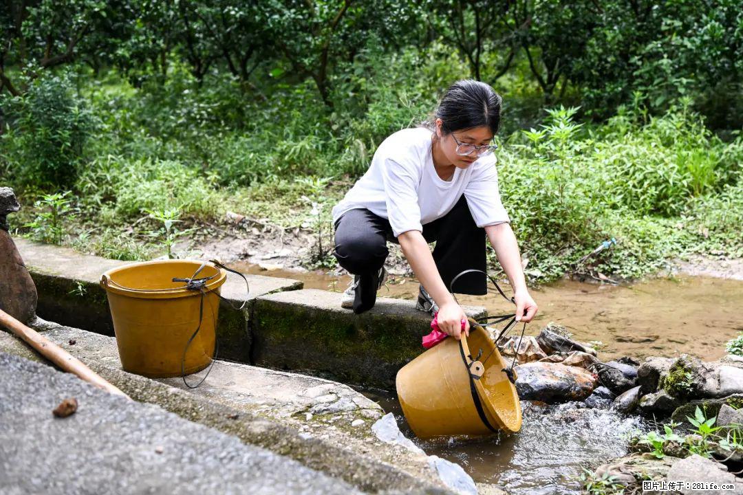 全网追的“扁担女孩”,找了一份暑假工,时薪12元 - 梧州生活资讯 - 梧州28生活网 wuzhou.28life.com